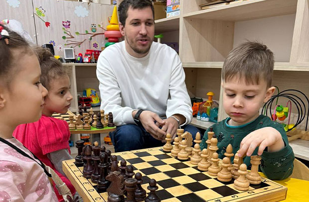 Шахматы для детей Бакалаврик